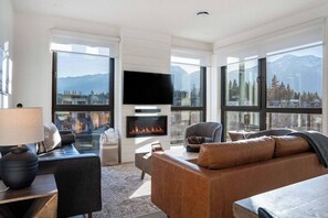 TV, fireplace, stereo - The Ascent - 3 Bedroom Condo | Roof Top Hot Tub (Revelstoke)