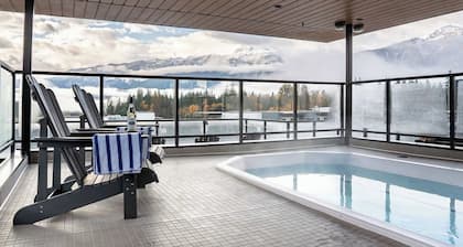The Landing - 4 Bedroom Townhome | Private Hot Tub