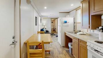 Fridge, microwave, dishwasher, coffee/tea maker