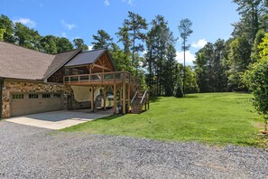 Exterior - NEW 1-bed studio/N Raleigh w/nature views, large private deck, pet friendly (Raleigh)