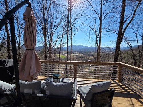 The Eagles Nest - Mountain Tiny Home Retreat Near Asheville & Blue Ridge Parkway