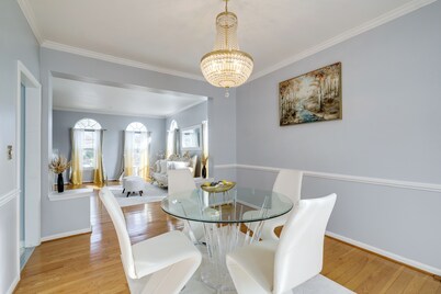 'The Mirror' - Elegant & Dog-Friendly DMV Home