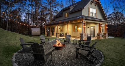 Upscale Equestrian Farm Cottage with Sauna