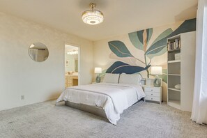 3 bedrooms, desk, iron/ironing board, internet