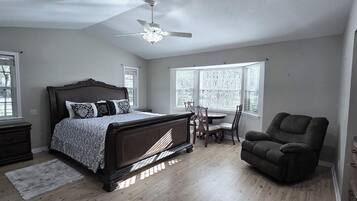 3 bedrooms, iron/ironing board, WiFi, bed sheets