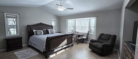 3 間睡房、熨斗/熨衫板、Wi-Fi、床單