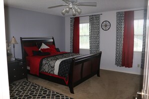 3 quartos, ferros/tábuas de passar roupa, Wi-Fi, roupa de cama