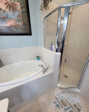 Hair dryer, towels, soap, toilet paper - Palencia Hideaway (St. Augustine)
