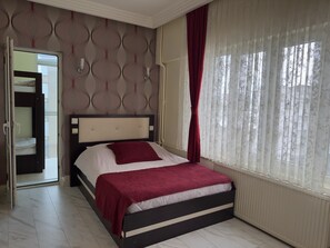 Family Quadruple Room | Desk, laptop workspace, free WiFi - OTEL NİSA (Nevşehir)