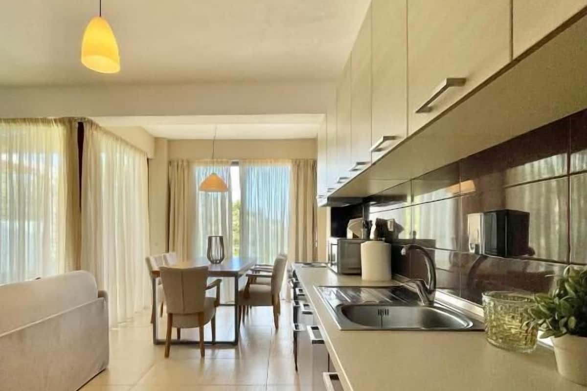 Comfort Villa, Sea View | Private kitchen