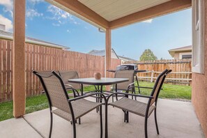 Outdoor dining - The Family-Friendly Bear Dance Den! (Grand Junction)