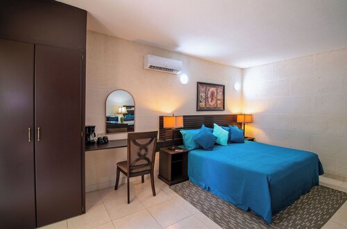 Carambola Boutique Studios