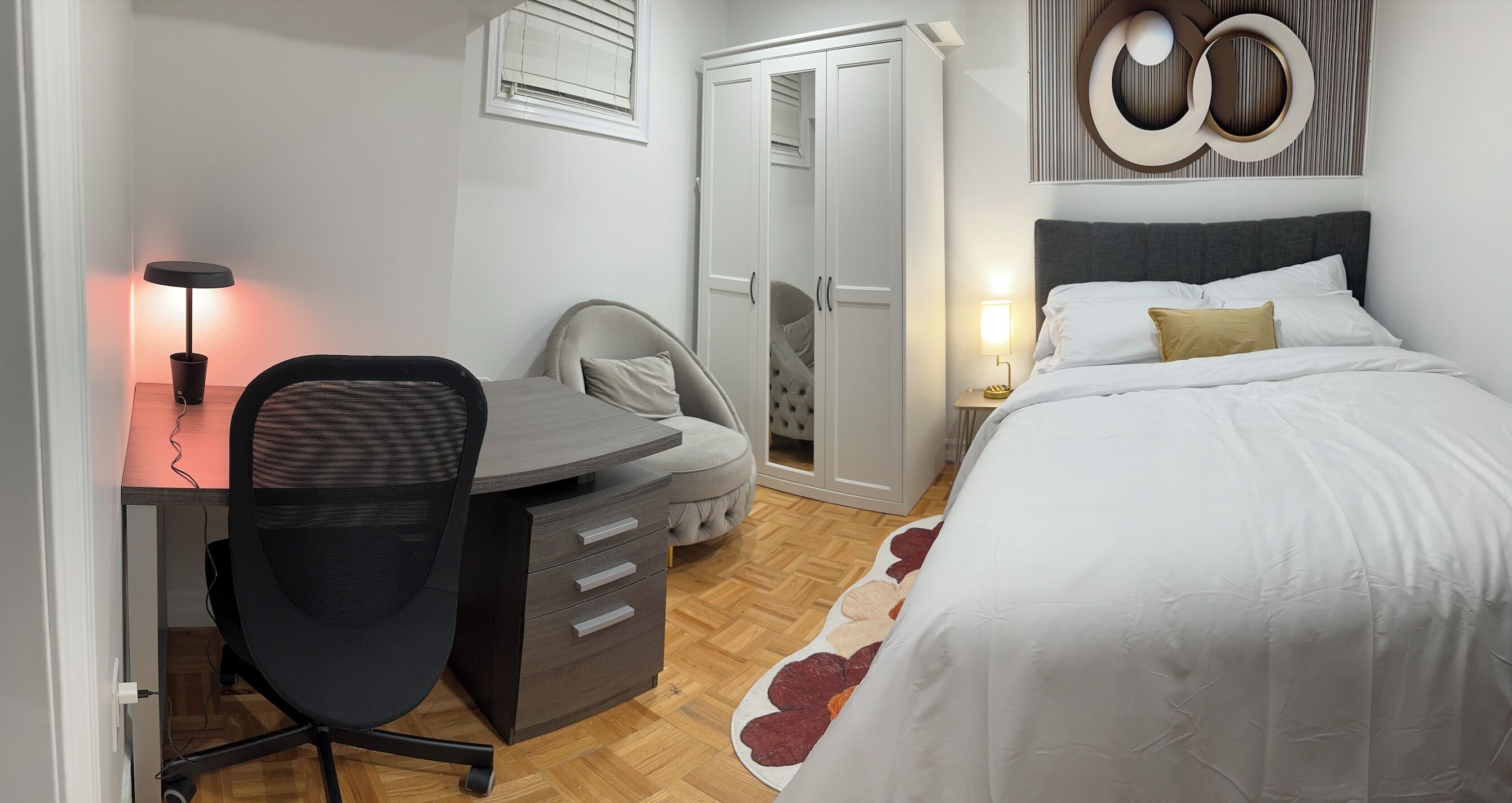 Iron/ironing board, WiFi, bed sheets