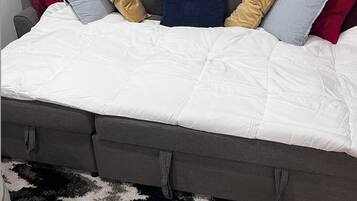 Iron/ironing board, WiFi, bed sheets