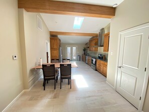 Dining - Modern Home Near CU Anschutz Medical Campus (Aurora)