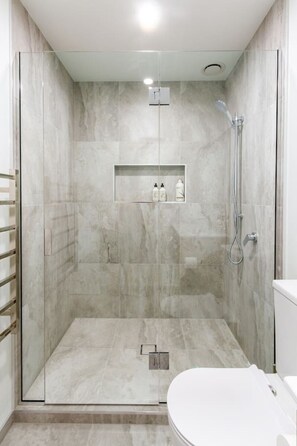 Hair dryer, towels - Designer Gated Townhouse | Carpark | Sleeps 6 (Christchurch)
