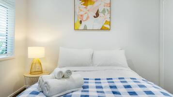 Bureau, fer et planche à repasser, Wi-Fi, draps fournis