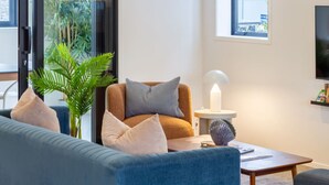 Unclassified image, 5 of 39, button - Luxury Townhouse with Enclosed Balcony | Sleeps 8 (Christchurch)