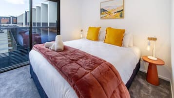 Iron/ironing board, travel cot, WiFi, bed sheets