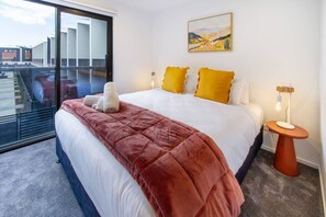 Strykejern/-brett, reiseseng for barn, wi-fi og sengetøy