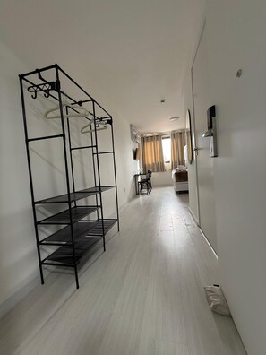 Interior - Studio apartment in the business center of São Paulo. Near Paulista Avenue and Faria Lima Avenue. (São Paulo)
