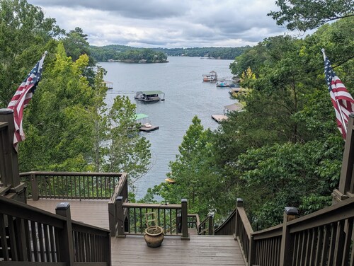 The Cove At Smith Lake – Lakefront Retreat