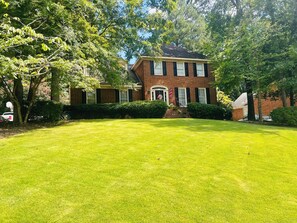 Exterior - MASTERS 2026 Spacious 5-bedroom house with pool, backyard oasis, game room & gym (Martinez)