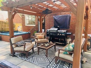 Terrace/patio - MASTERS 2026 Spacious 5-bedroom house with pool, backyard oasis, game room & gym (Martinez)