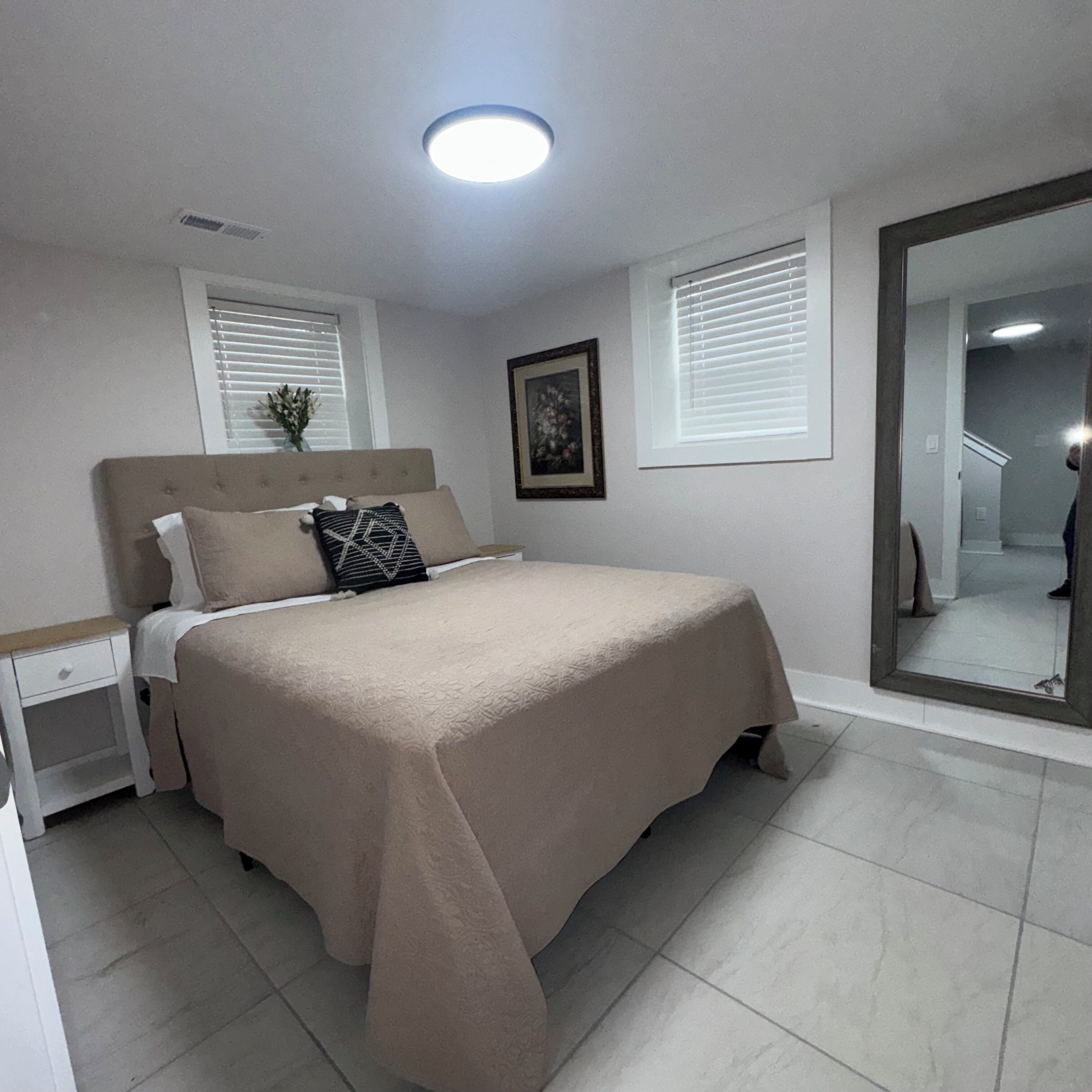 3 多间卧室、熨斗/熨衣板、收费 WiFi、床单