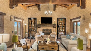 Villa (4 Bedrooms) | Interior