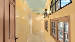 Interior - Villa Di Gioia by AvantStay | Private Wine-Country Estate + Vineyard Views • Near Top Temecula Wineries (Temecula)