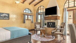 Interior - Villa Di Gioia by AvantStay | Private Wine-Country Estate + Vineyard Views • Near Top Temecula Wineries (Temecula)