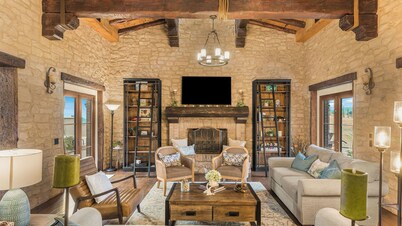 Villa Di Gioia by AvantStay | Private Wine-Country Estate + Vineyard Views • Near Top Temecula Wineries