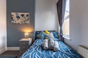 4 bedrooms, iron/ironing board, free WiFi, bed sheets