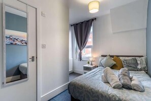 4 bedrooms, iron/ironing board, free WiFi, bed sheets - The Kensington House (Liverpool)