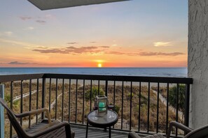 Property grounds - Oceanfront 3-bedroom end unit in sought after Windy Hill Beach (North Myrtle Beach)