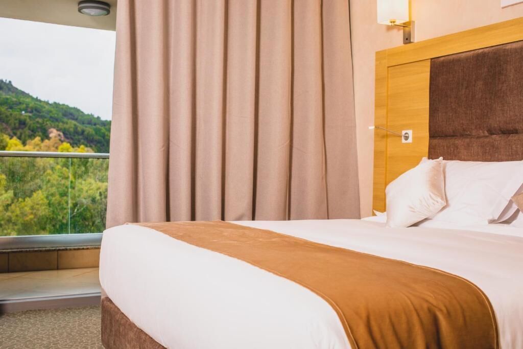 Tweepersoonskamer, balkon, uitzicht op bergen