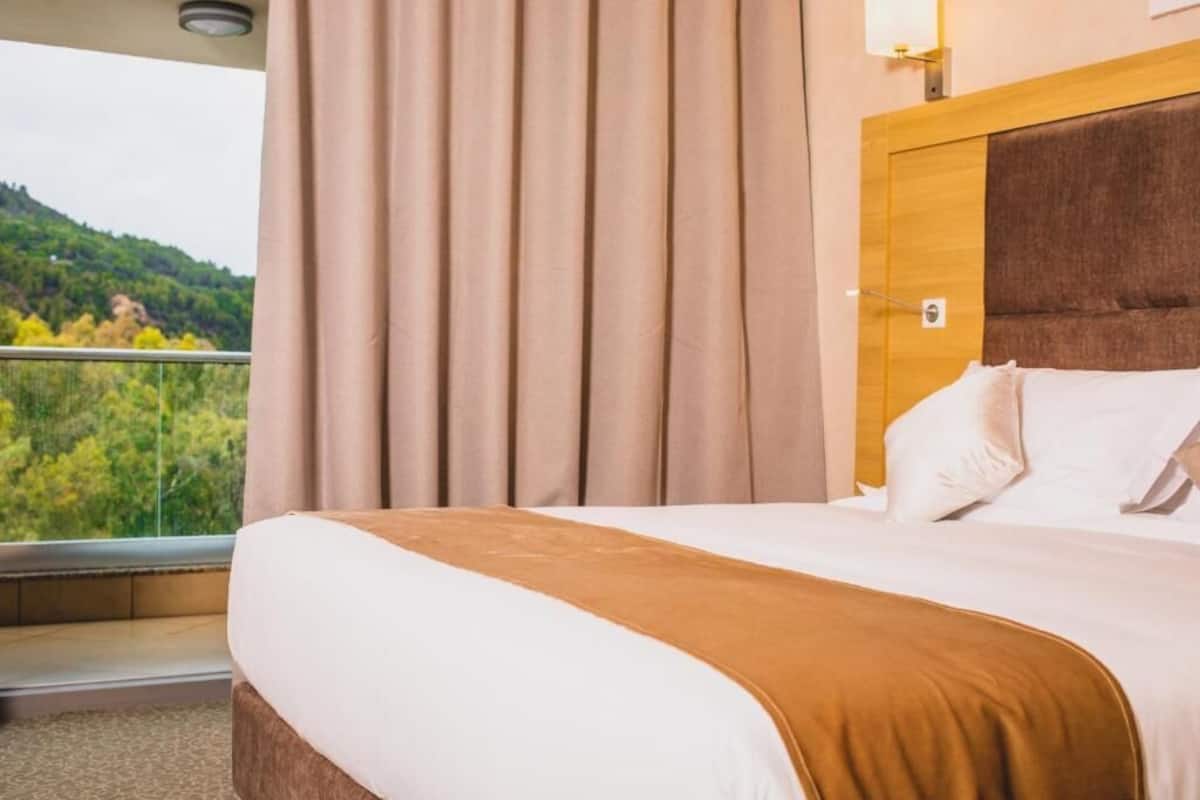 Double Room, Balcony, Mountain View