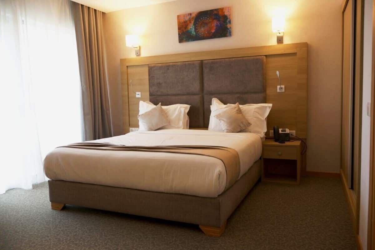 Chambre Double, balcon, vue montagne