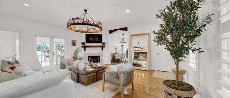 TV, fireplace, offices