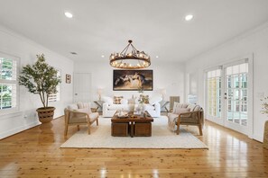 TV, fireplace, offices