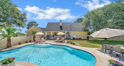 Private 5-Acre Estate with 2 Homes & Pool