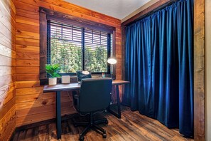 Interior - Lincoln Block House - No cleaning fee (Albany)