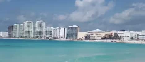 كراسي للتشمس، مناشف للشاطئ