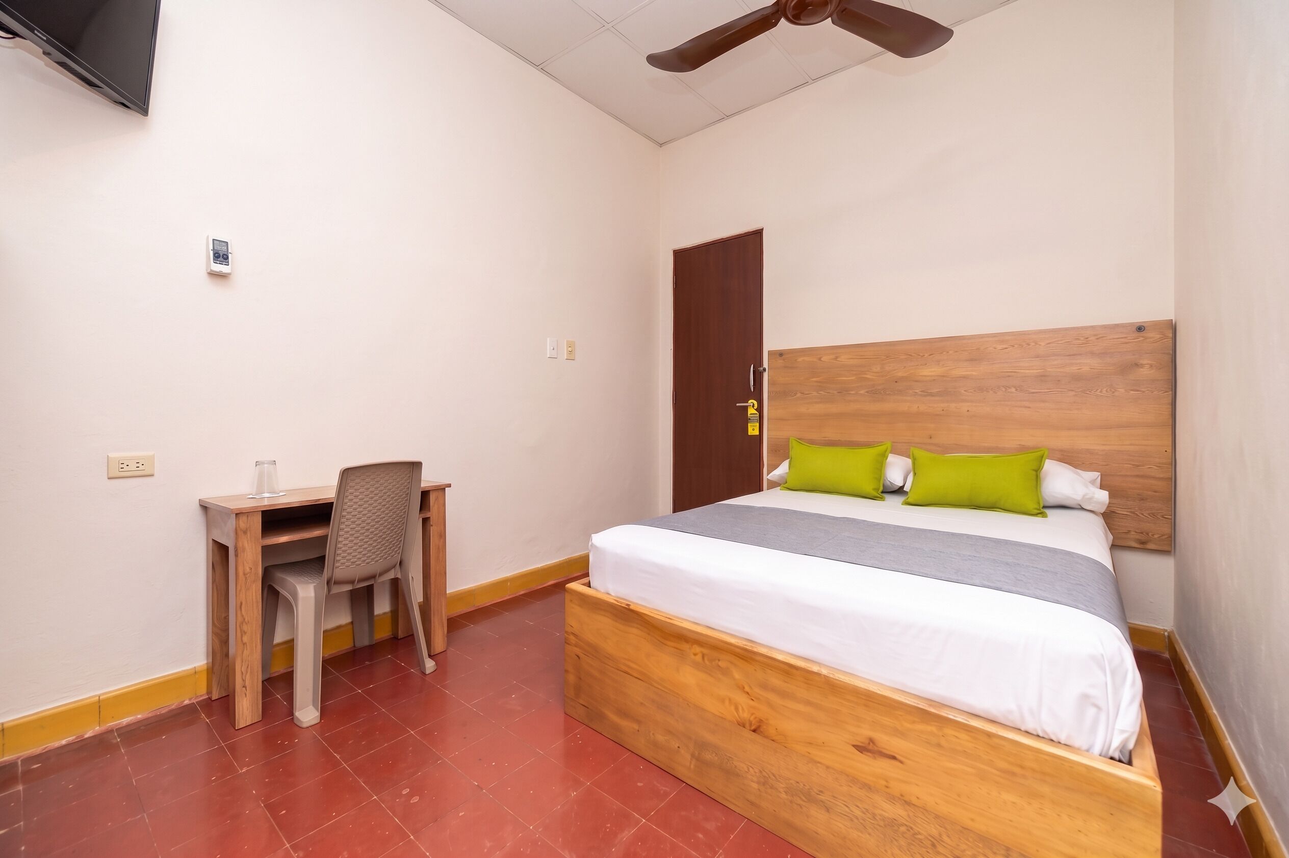 Economy Double Room | Desk, free WiFi, wheelchair access