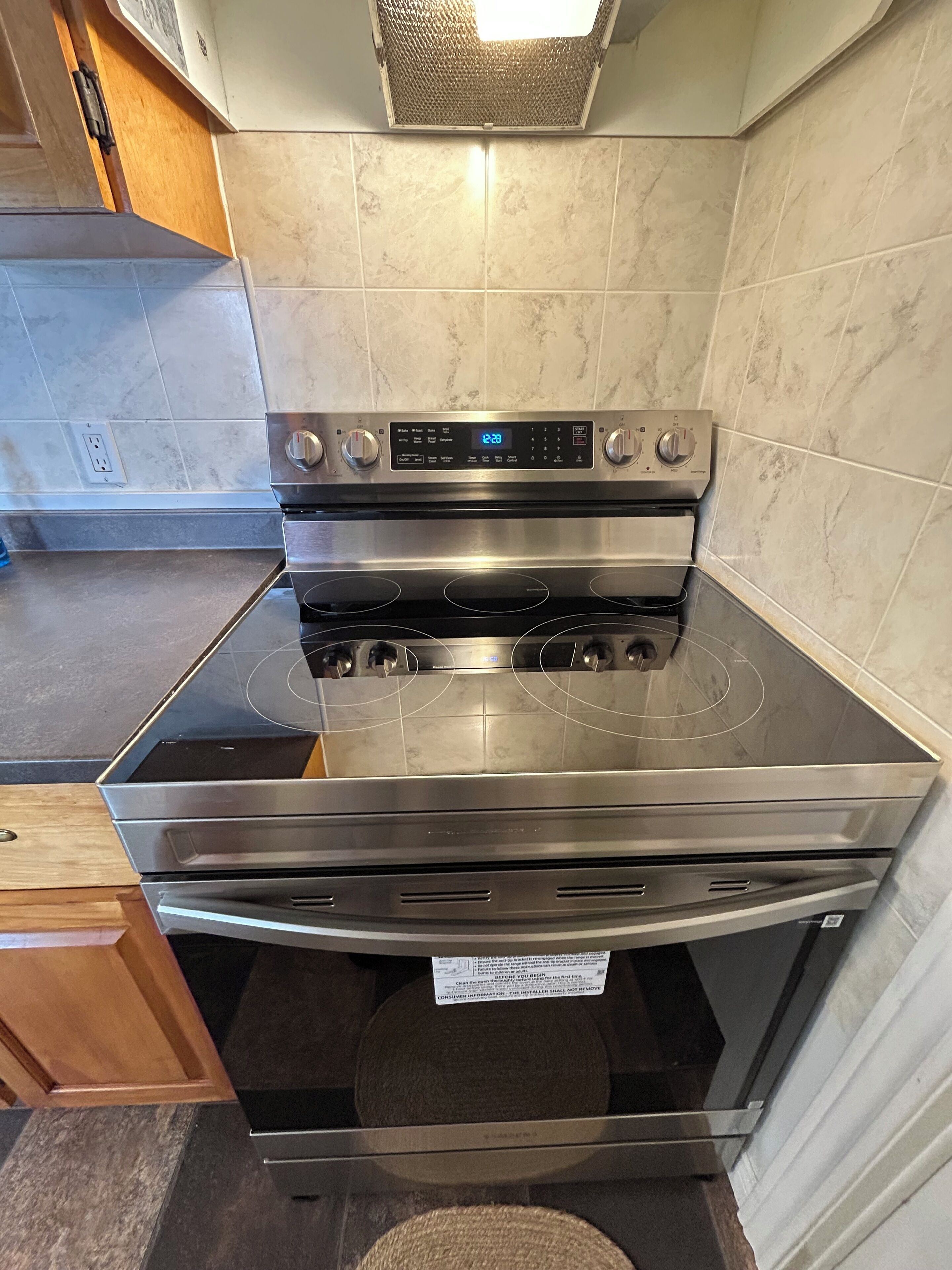 冰箱、微波炉、烤箱、炉灶