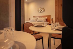 Dining - Palma Suite 203 Housekeeping Parking & Pool (La Paz)