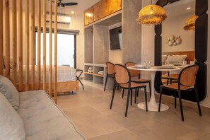 1 slaapkamer, een strijkplank/strijkijzer, wifi, beddengoed