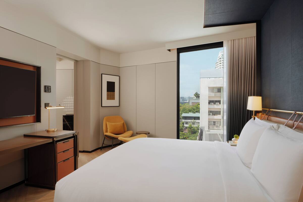 Suite Premium, 1 cama de matrimonio grande (Asoke) | Caja fuerte, escritorio, espacio para trabajar con un portátil