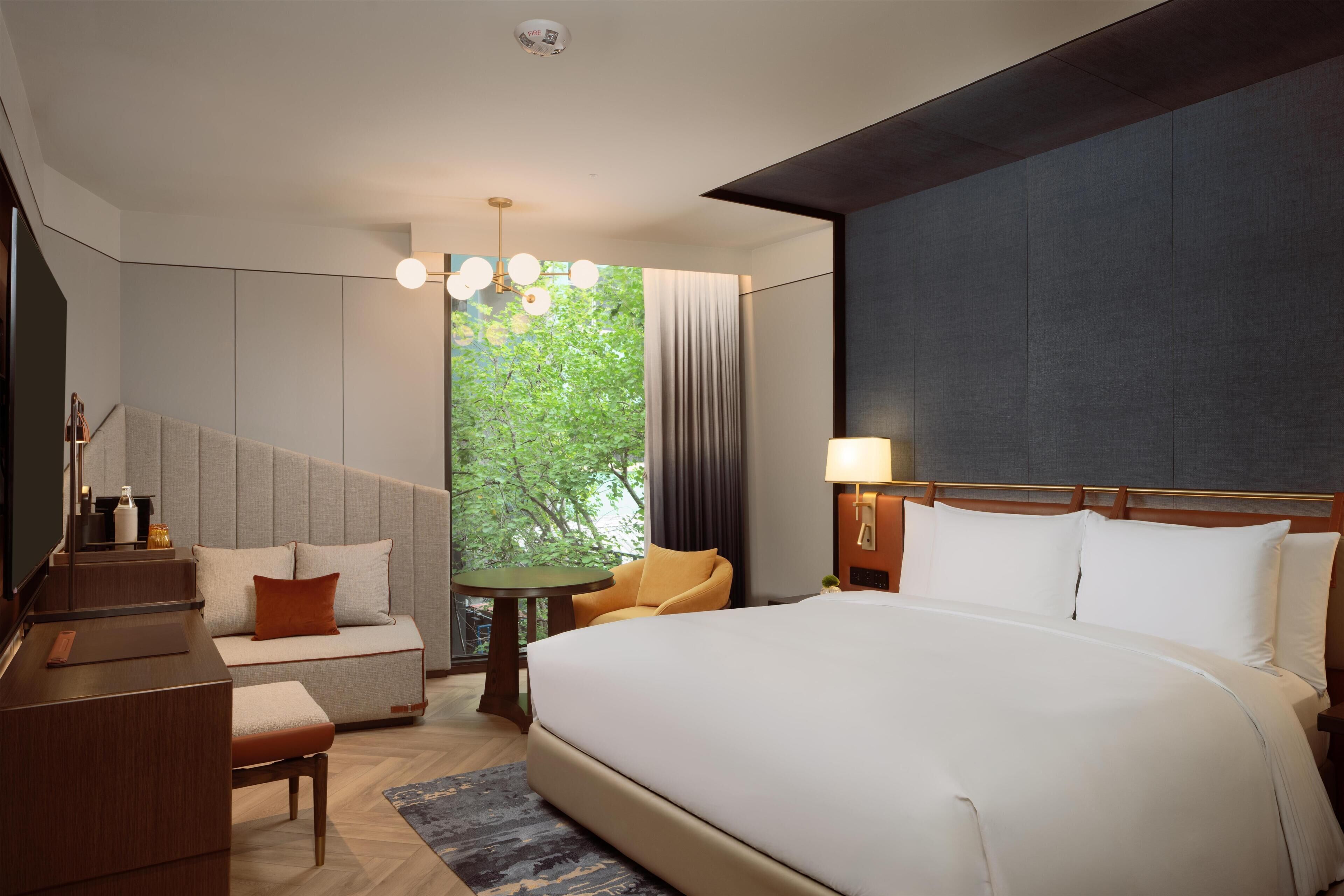 King Accessible Room | In-room safe, desk, laptop workspace, blackout curtains